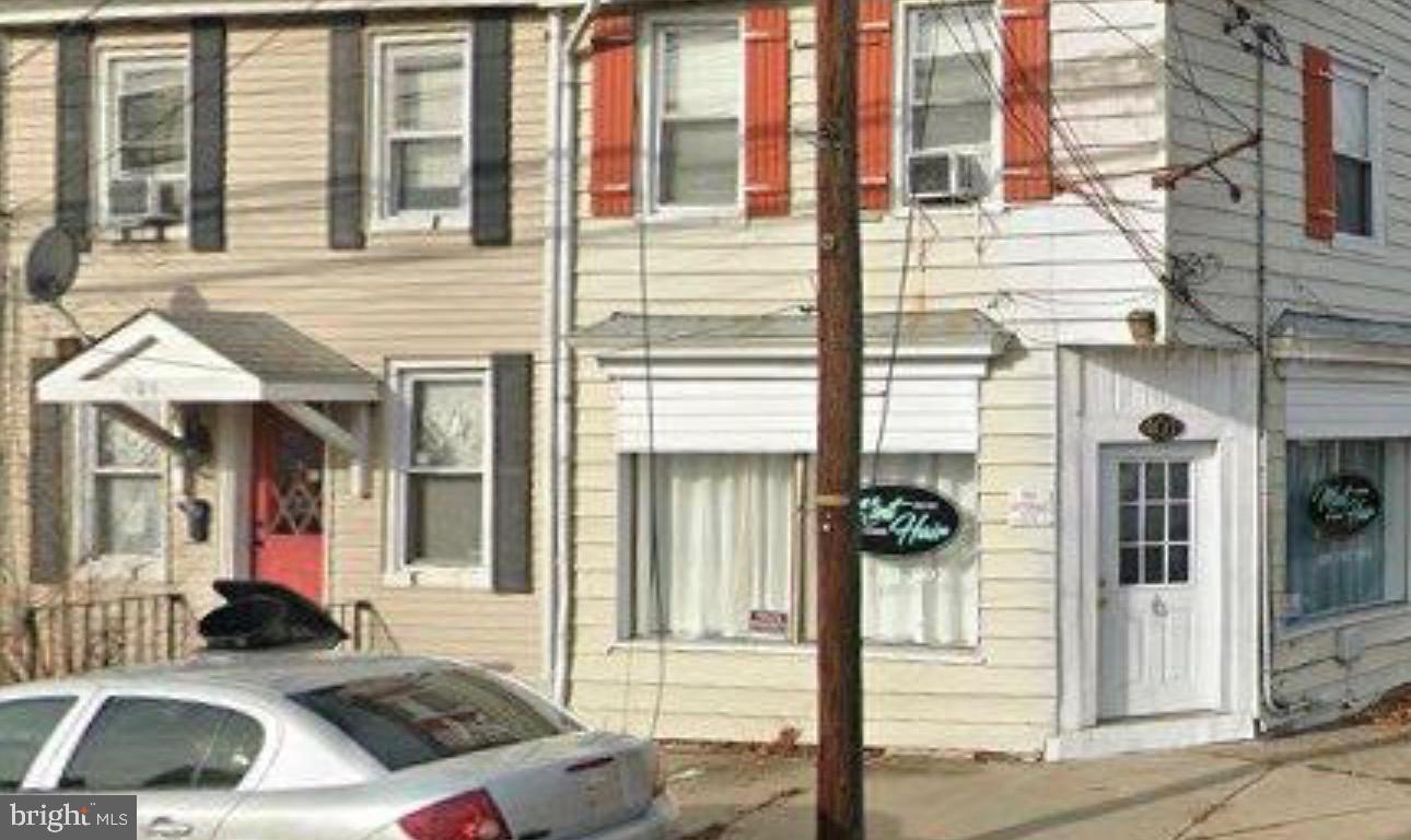 401 Warren St Property Photo 1
