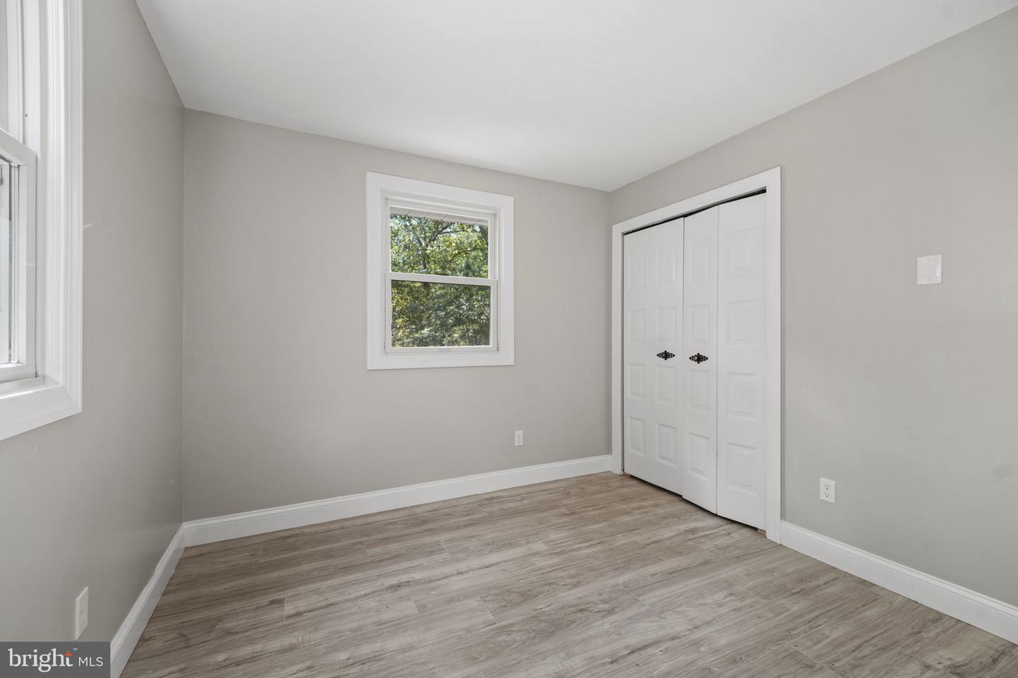 11 S Park Rd Property Photo 10