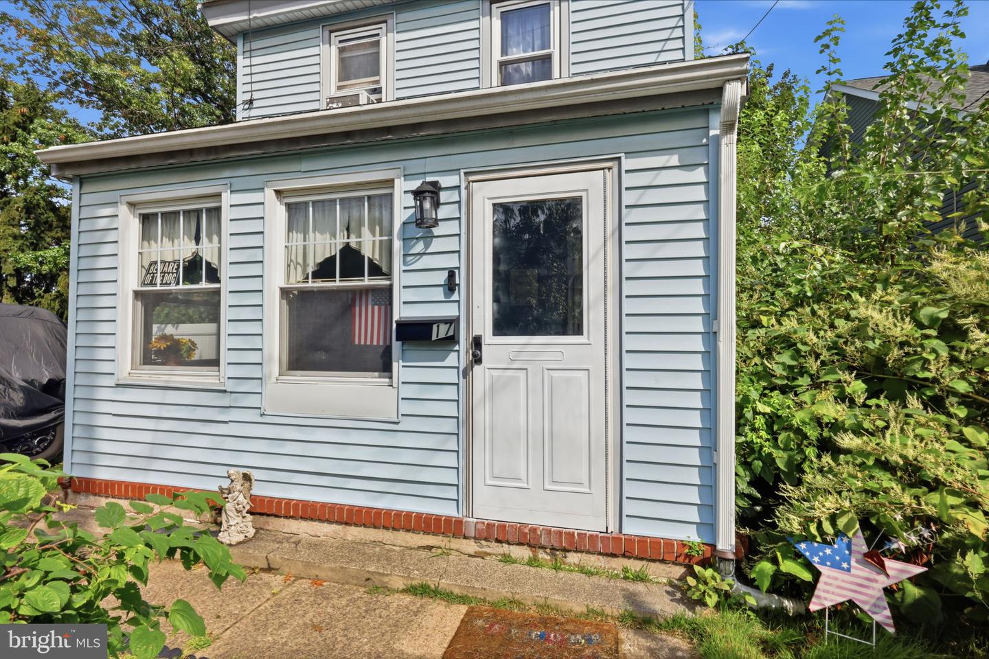 17 Polk St Property Photo 3