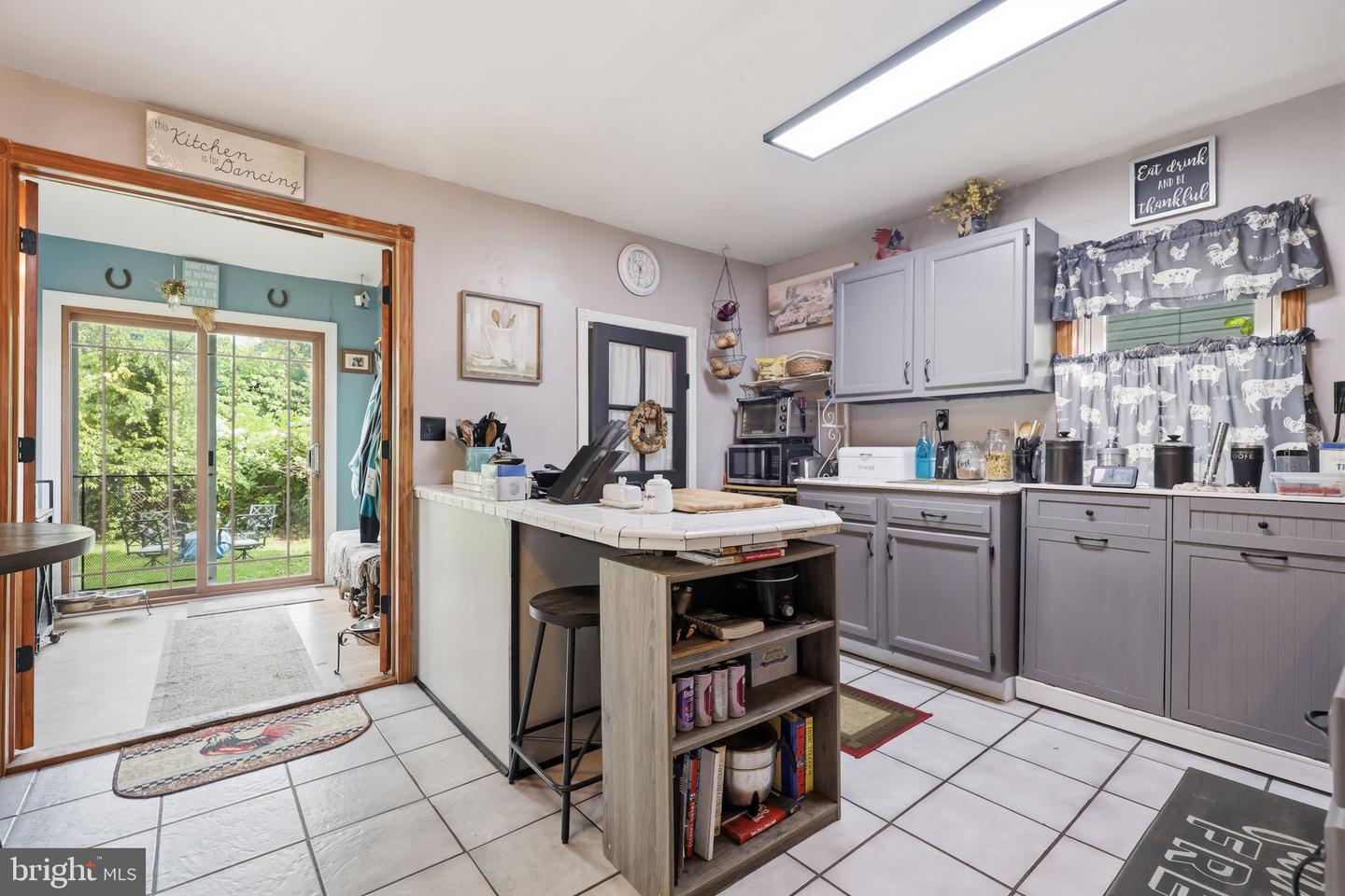 17 Polk St Property Photo 10