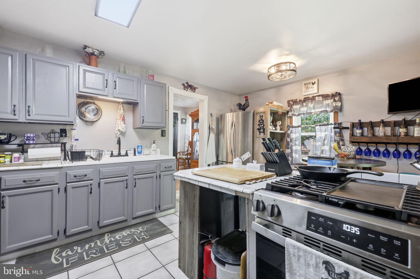 17 Polk St Property Photo 12