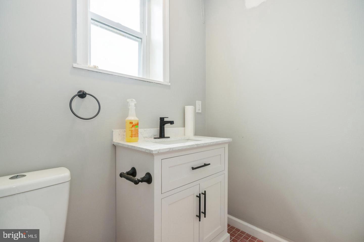 250 Warren St Property Photo 8