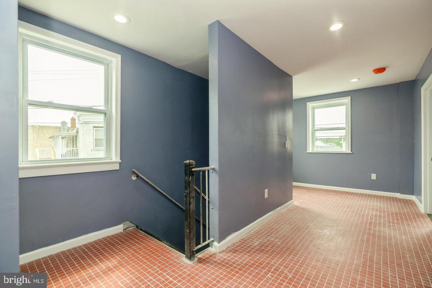 250 Warren St Property Photo 11