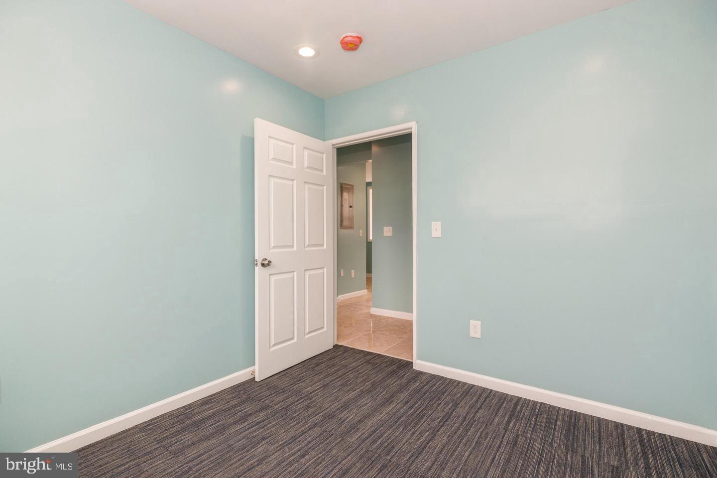 250 Warren St Property Photo 16