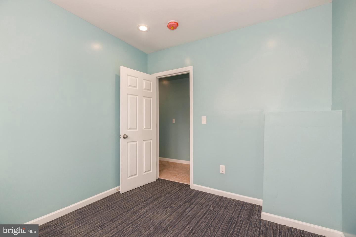 250 Warren St Property Photo 18