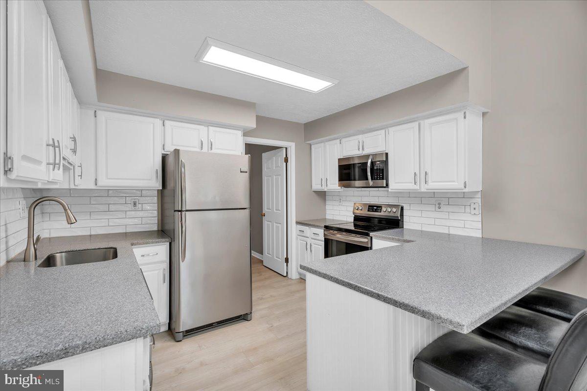 105 Berkshire Way Property Photo 6