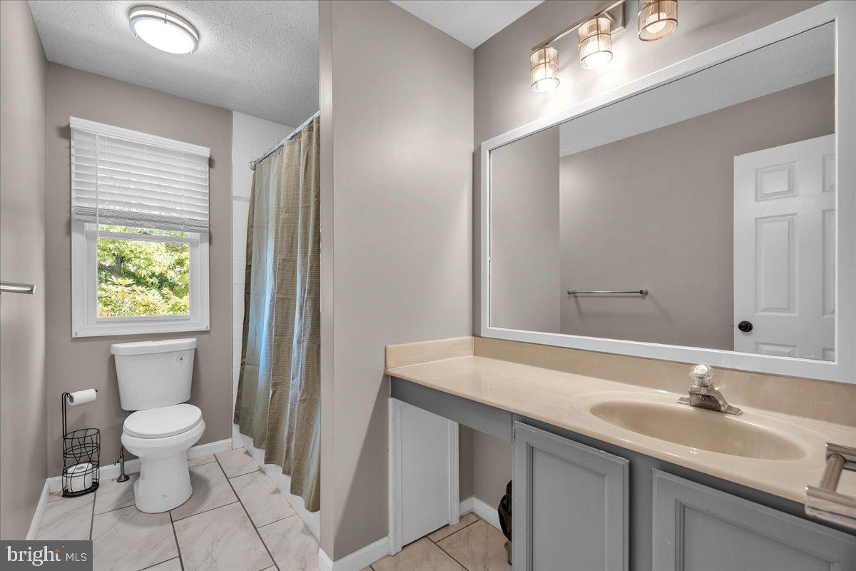 105 Berkshire Way Property Photo 13