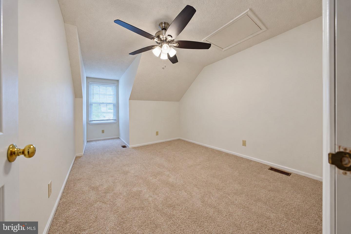 105 Berkshire Way Property Photo 14