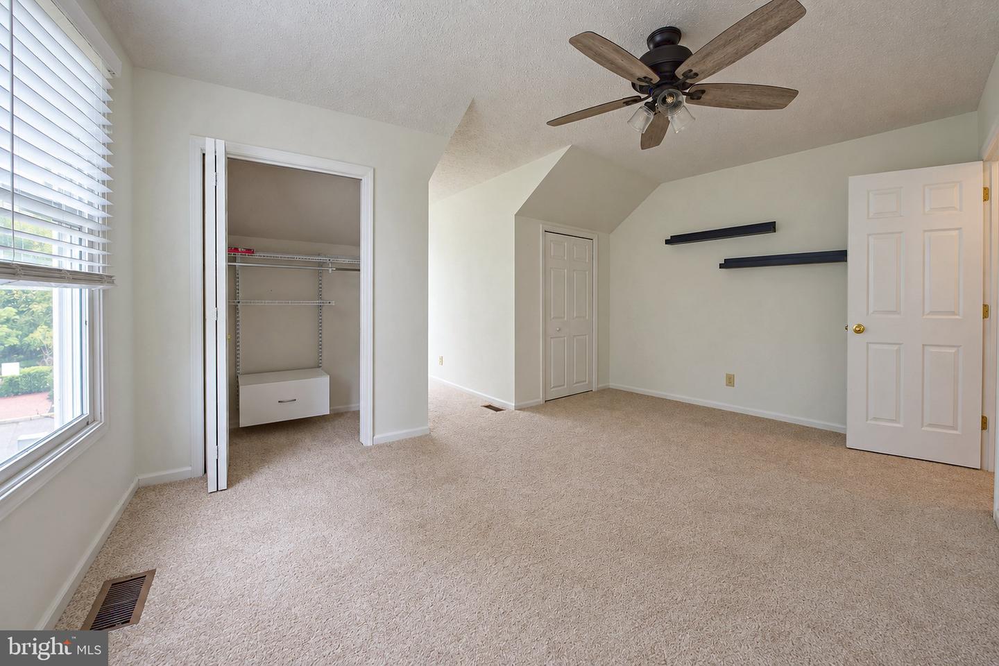 105 Berkshire Way Property Photo 17