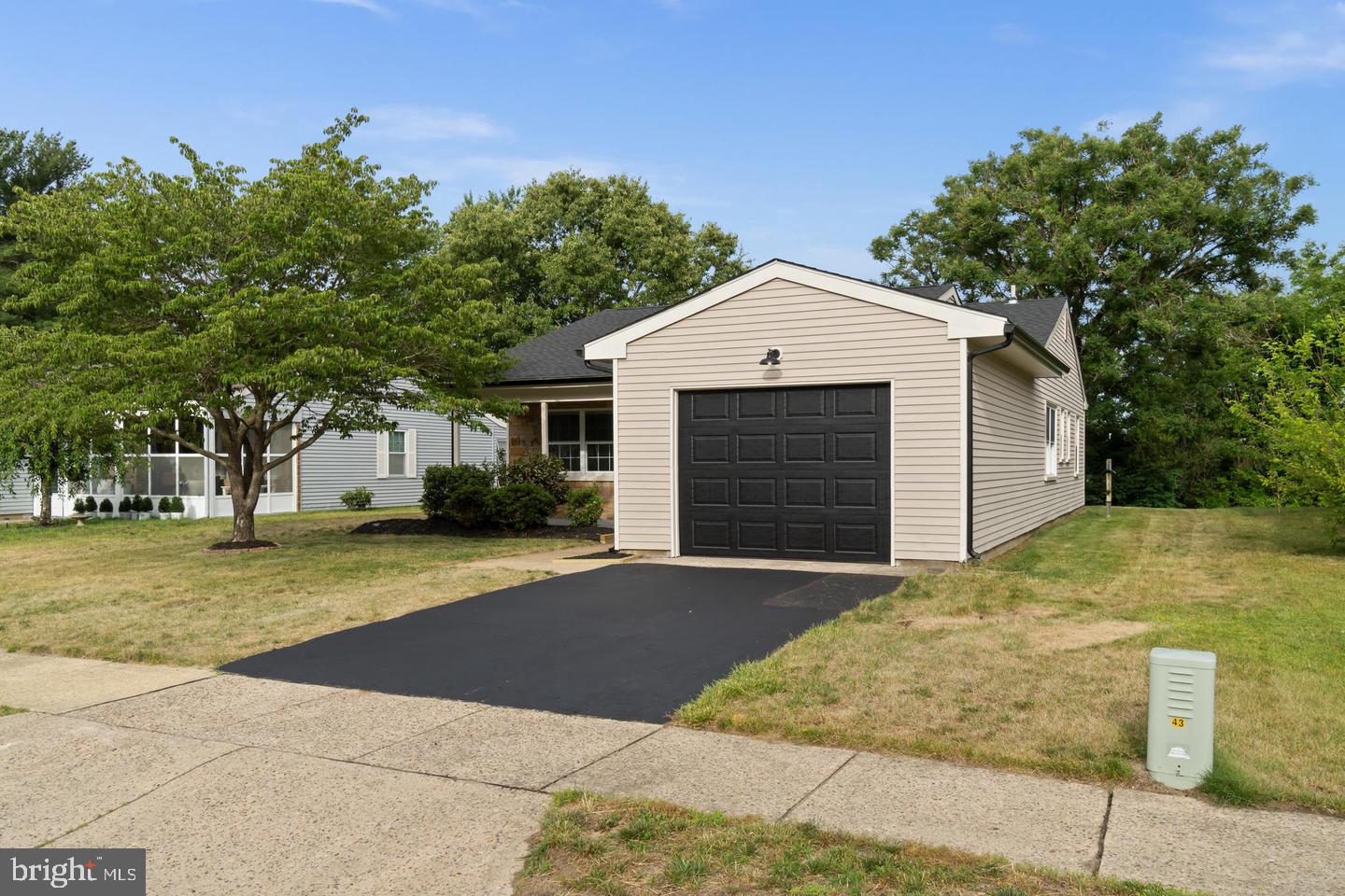 43 Kingston Way Property Photo 3