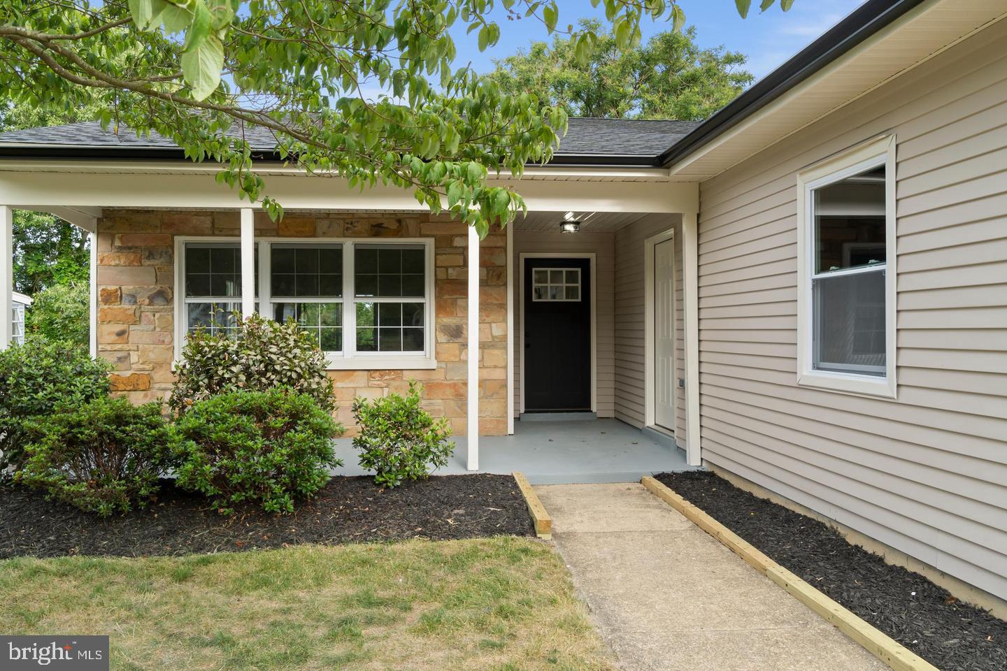 43 Kingston Way Property Photo 4