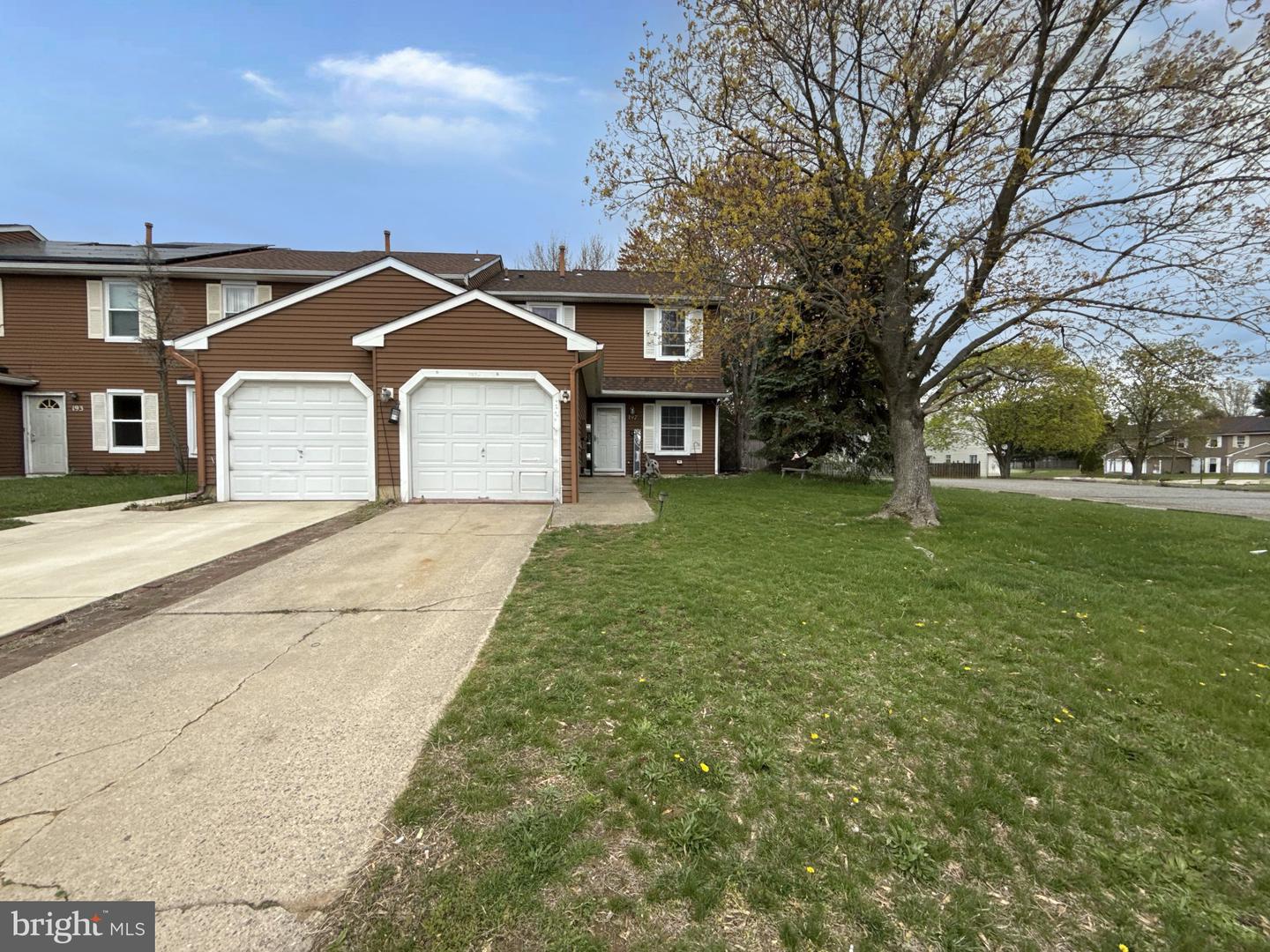 197 S Hill Dr Property Photo 1