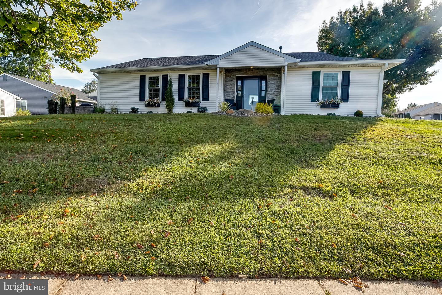 2 Waterwheel Ct Property Photo 1