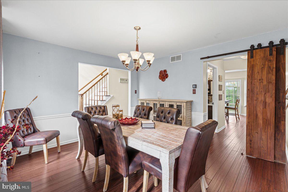 4 Dimsdale Dr Property Photo 7