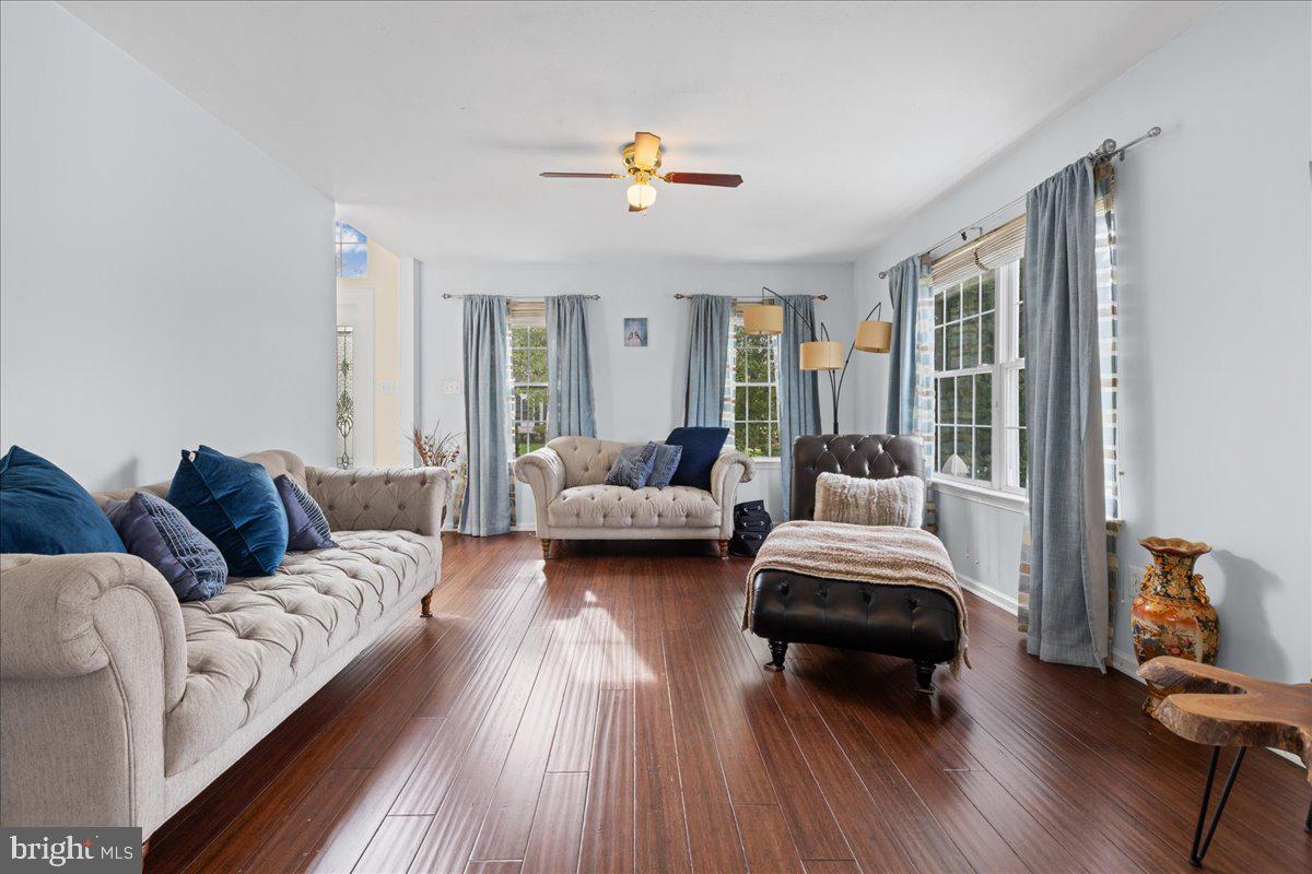 4 Dimsdale Dr Property Photo 9