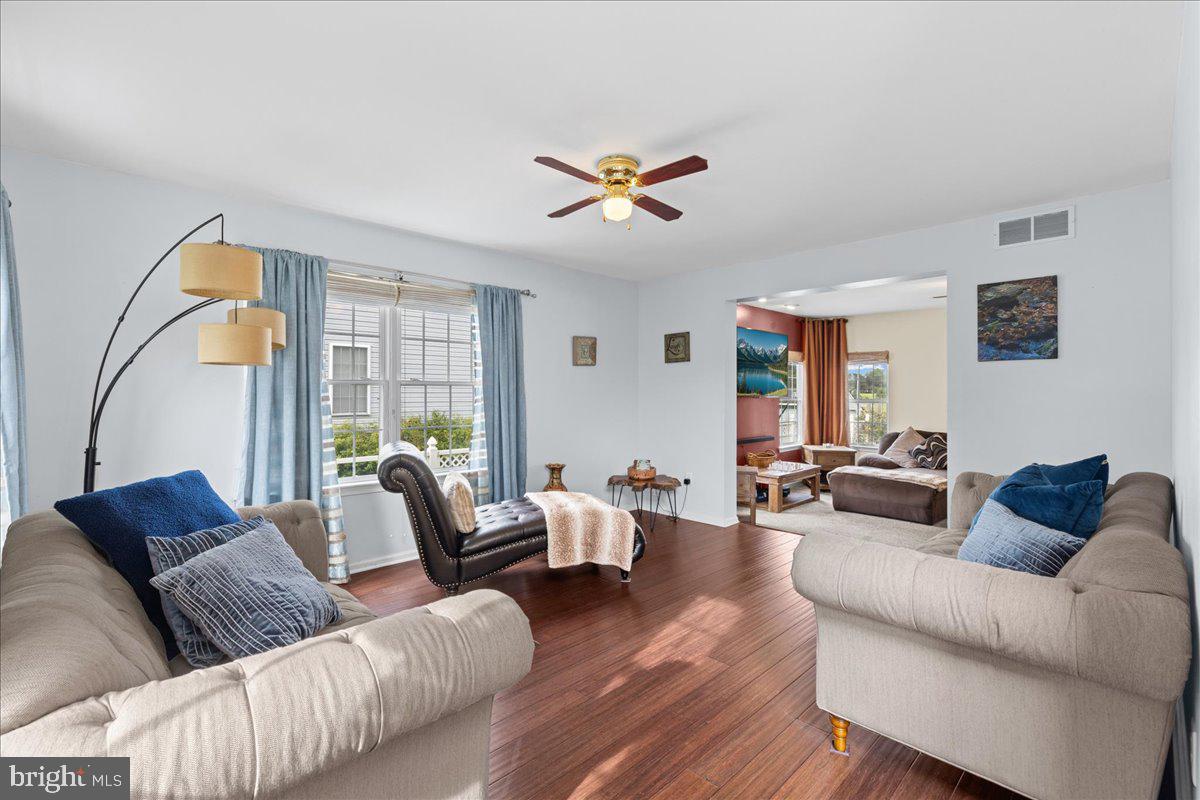 4 Dimsdale Dr Property Photo 10