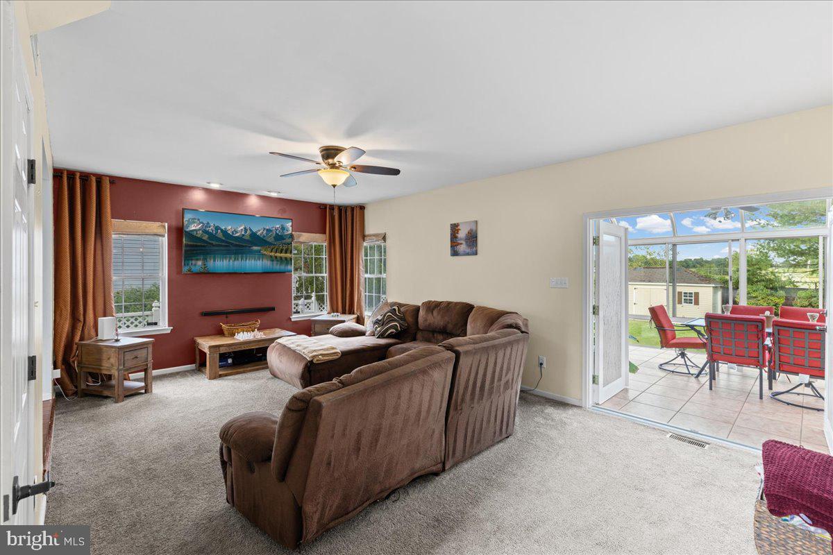 4 Dimsdale Dr Property Photo 11