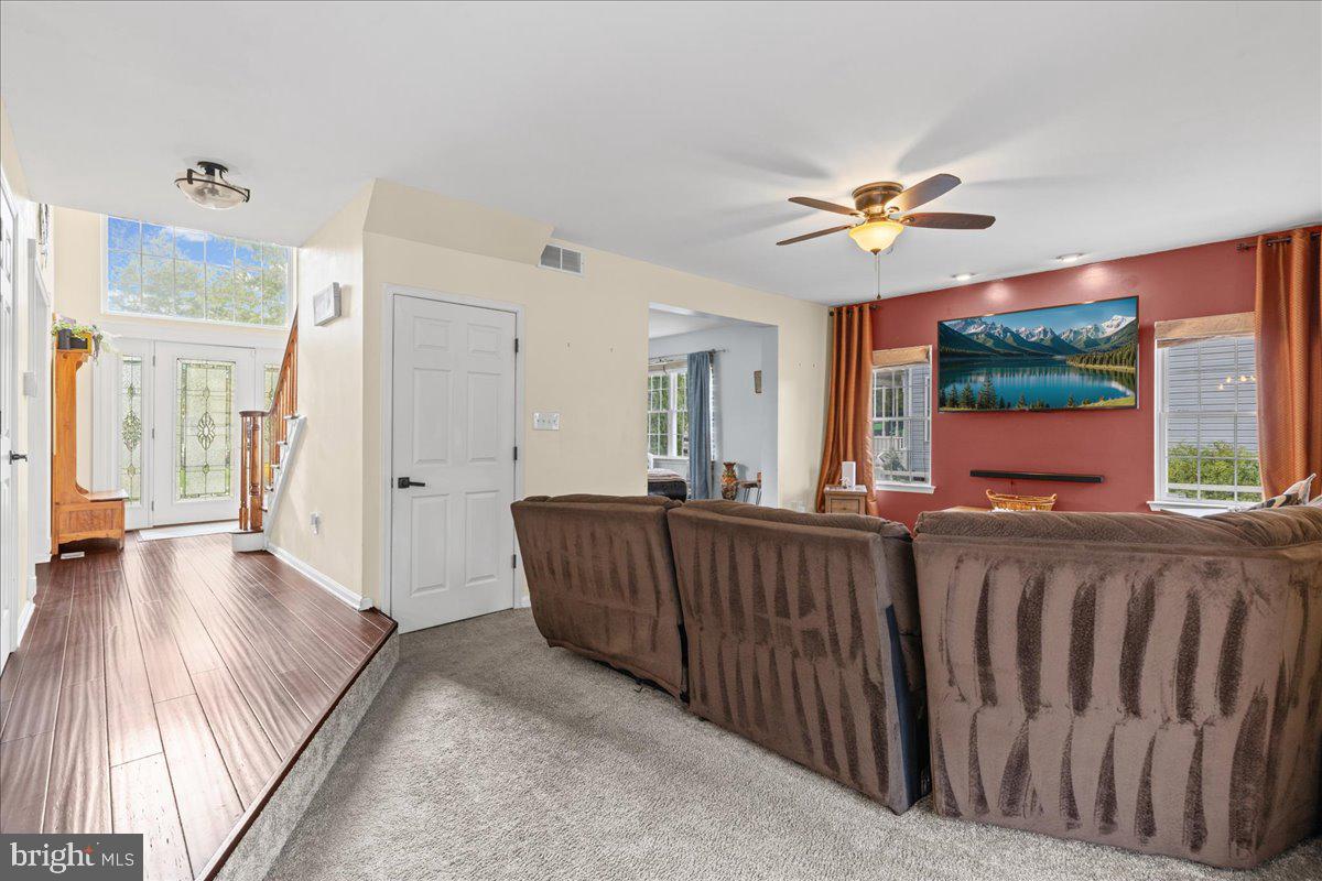 4 Dimsdale Dr Property Photo 12