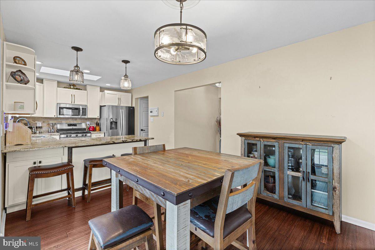 4 Dimsdale Dr Property Photo 17