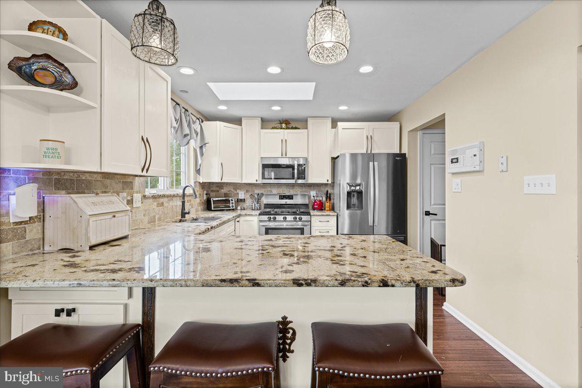 4 Dimsdale Dr Property Photo 18