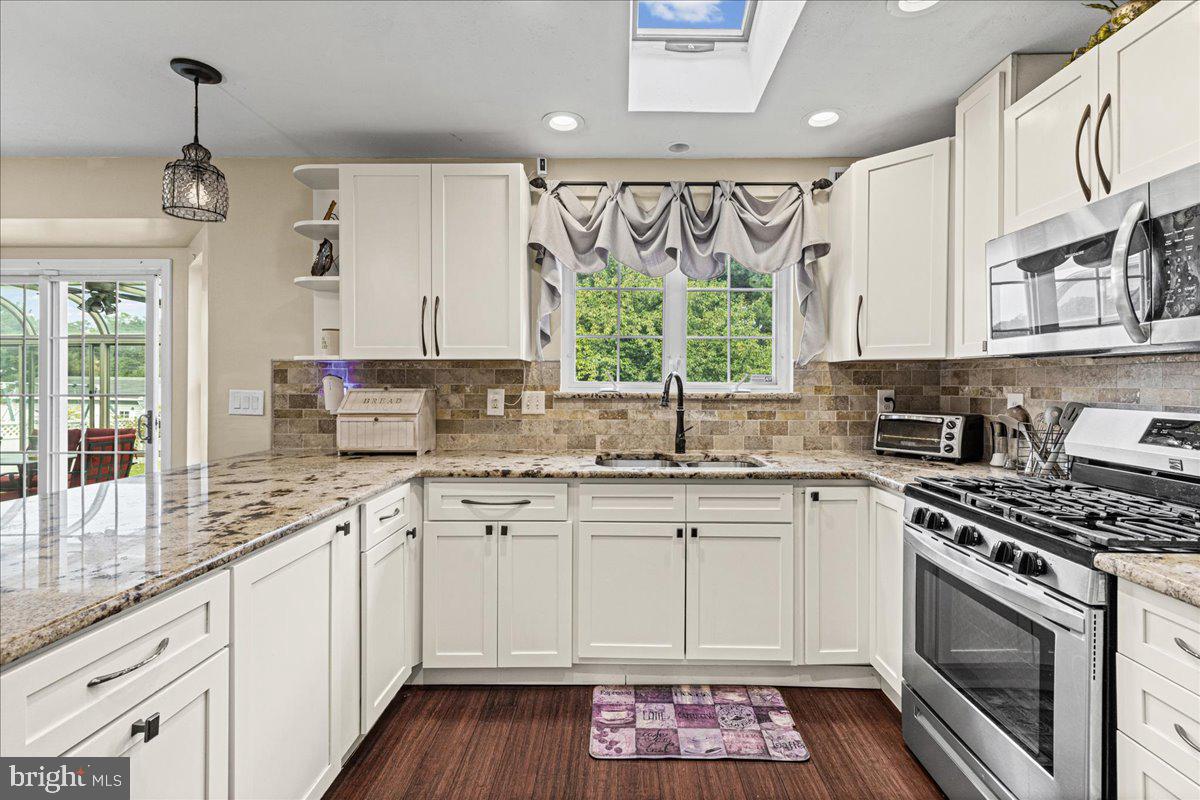 4 Dimsdale Dr Property Photo 19