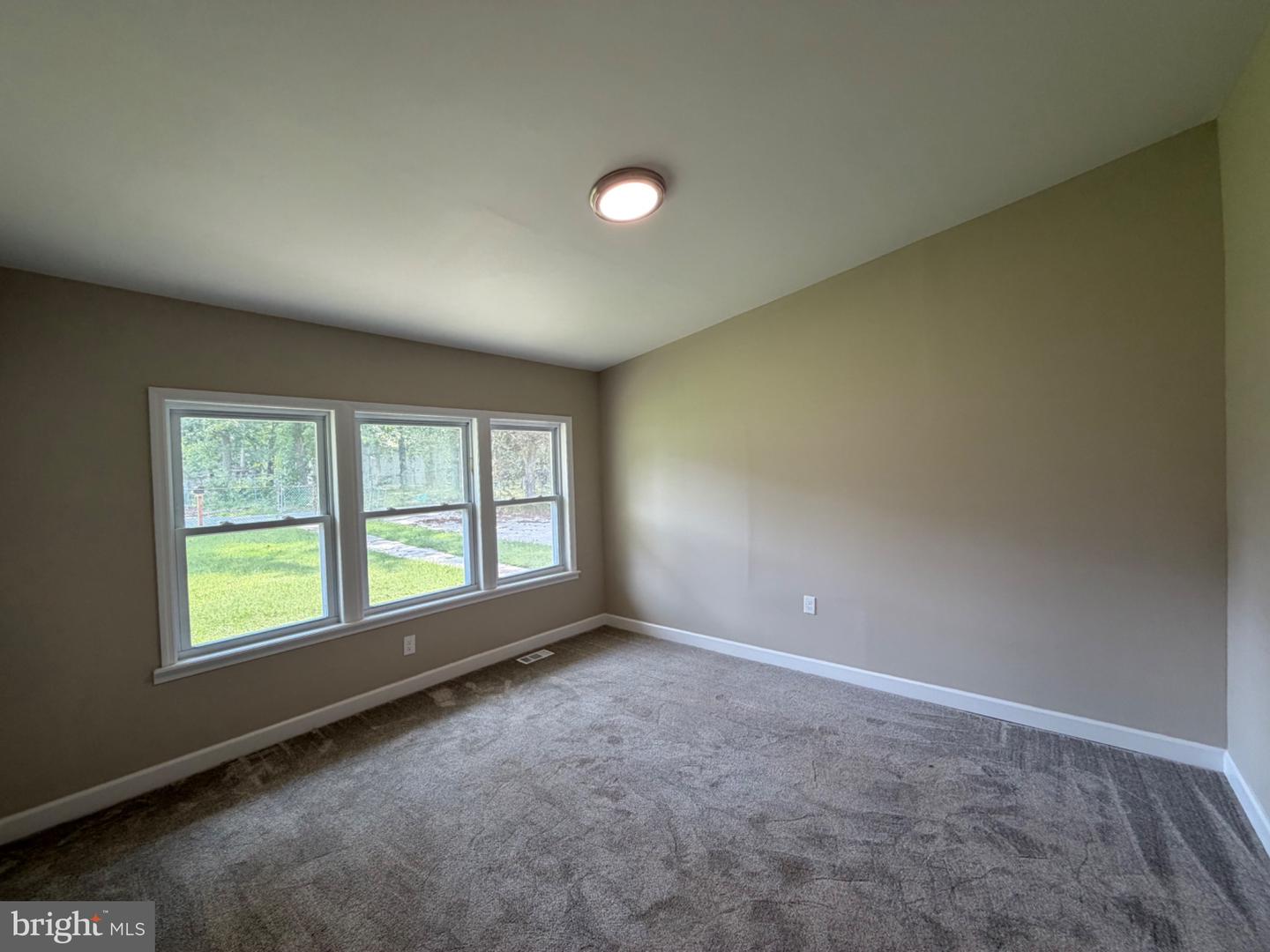 326 Sumach St Property Photo 10
