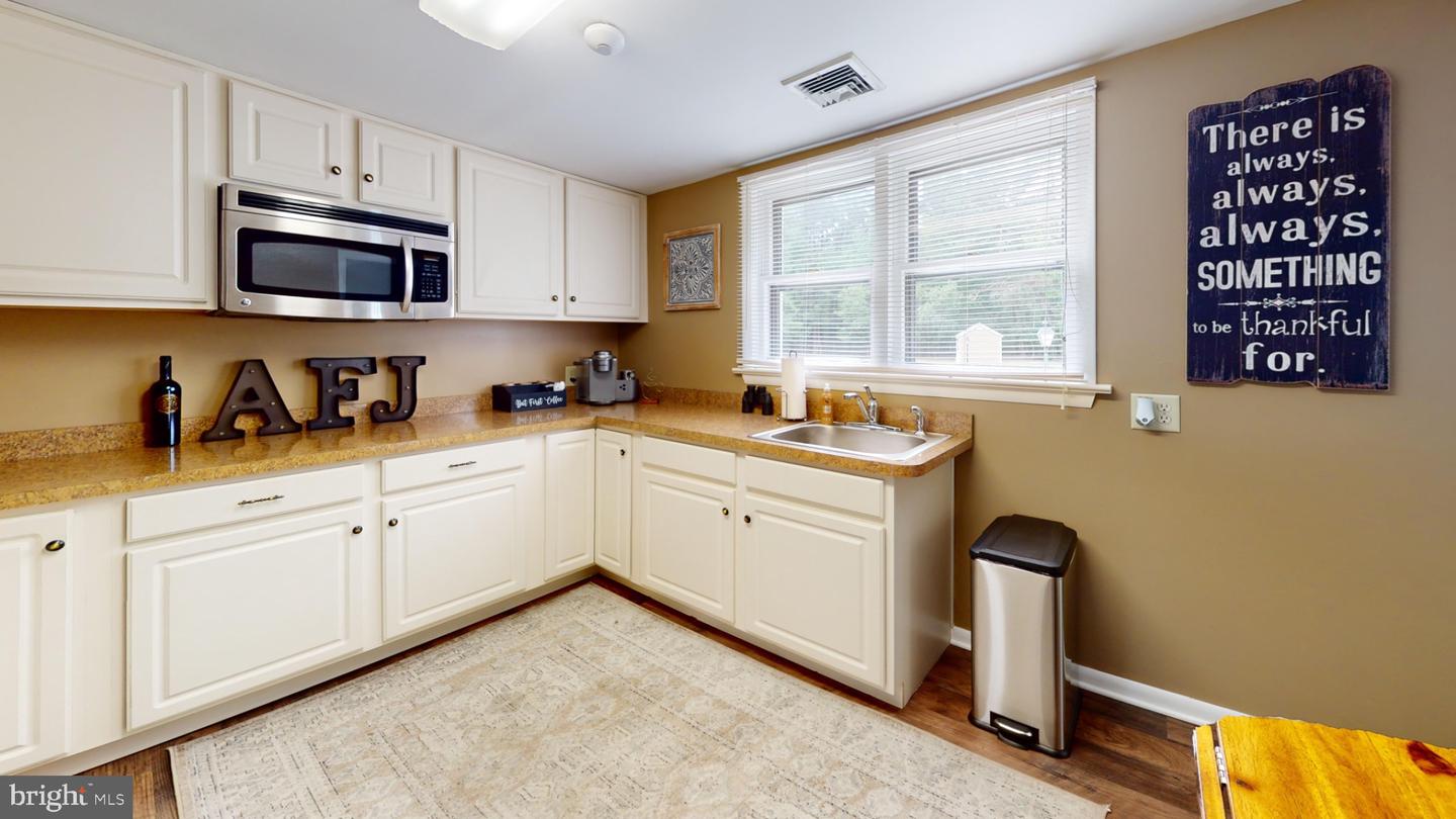 172 Tuckerton Rd Property Photo 34