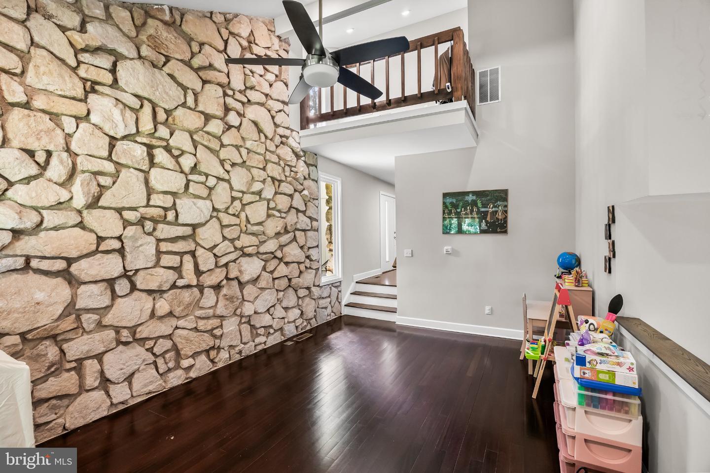 1 Bloomer Dr Property Photo 10
