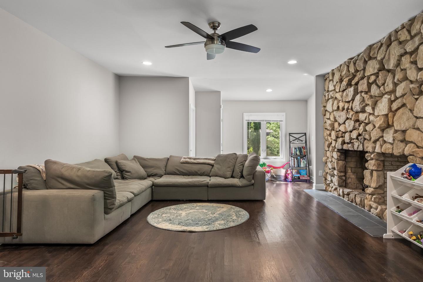 1 Bloomer Dr Property Photo 15