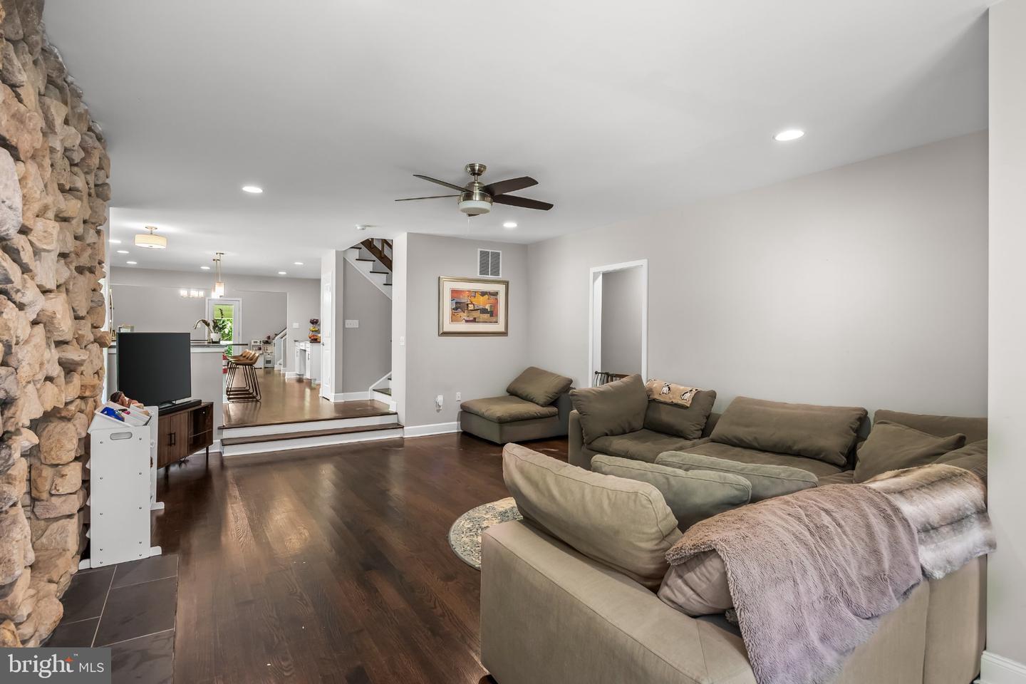 1 Bloomer Dr Property Photo 17