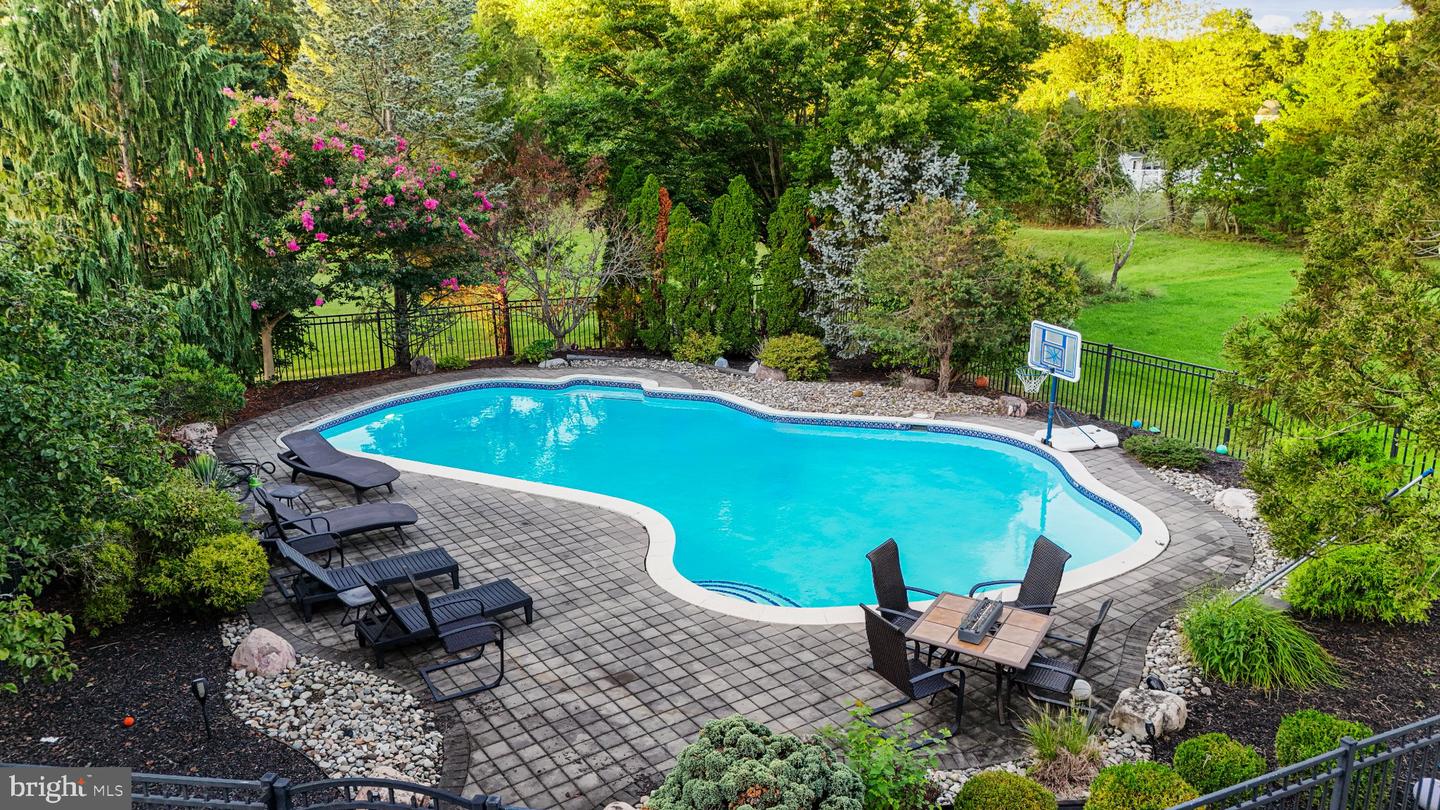 3 Saddlebury Ct Property Photo 5