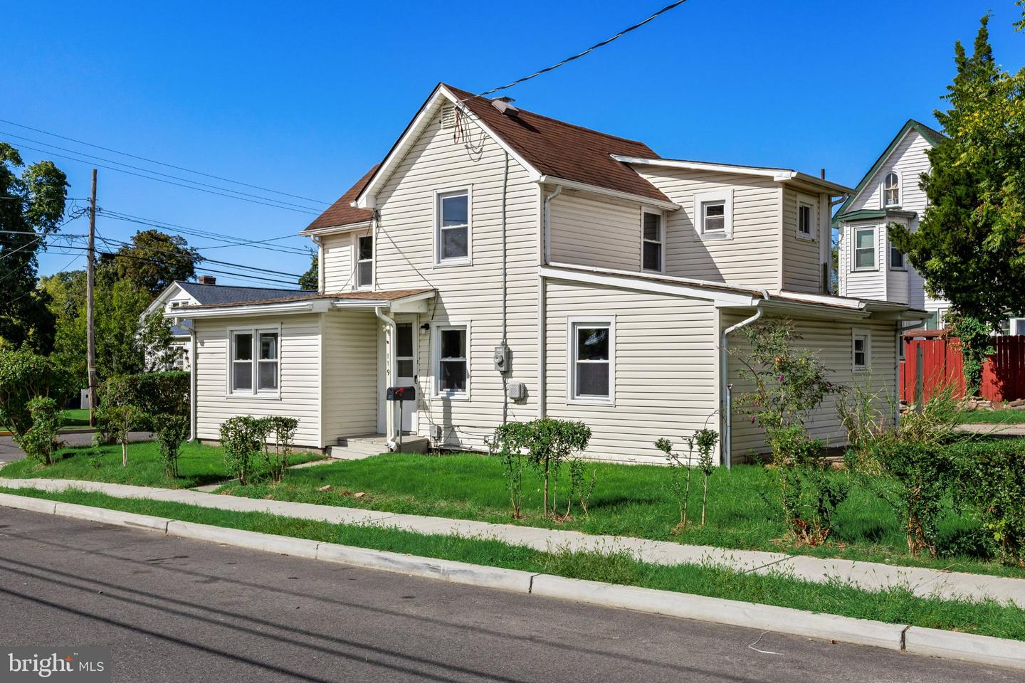119 Jane St Property Photo 2
