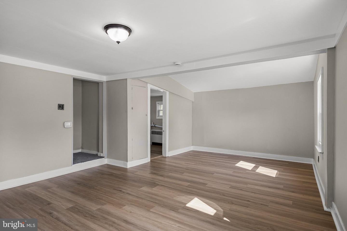 119 Jane St Property Photo 4
