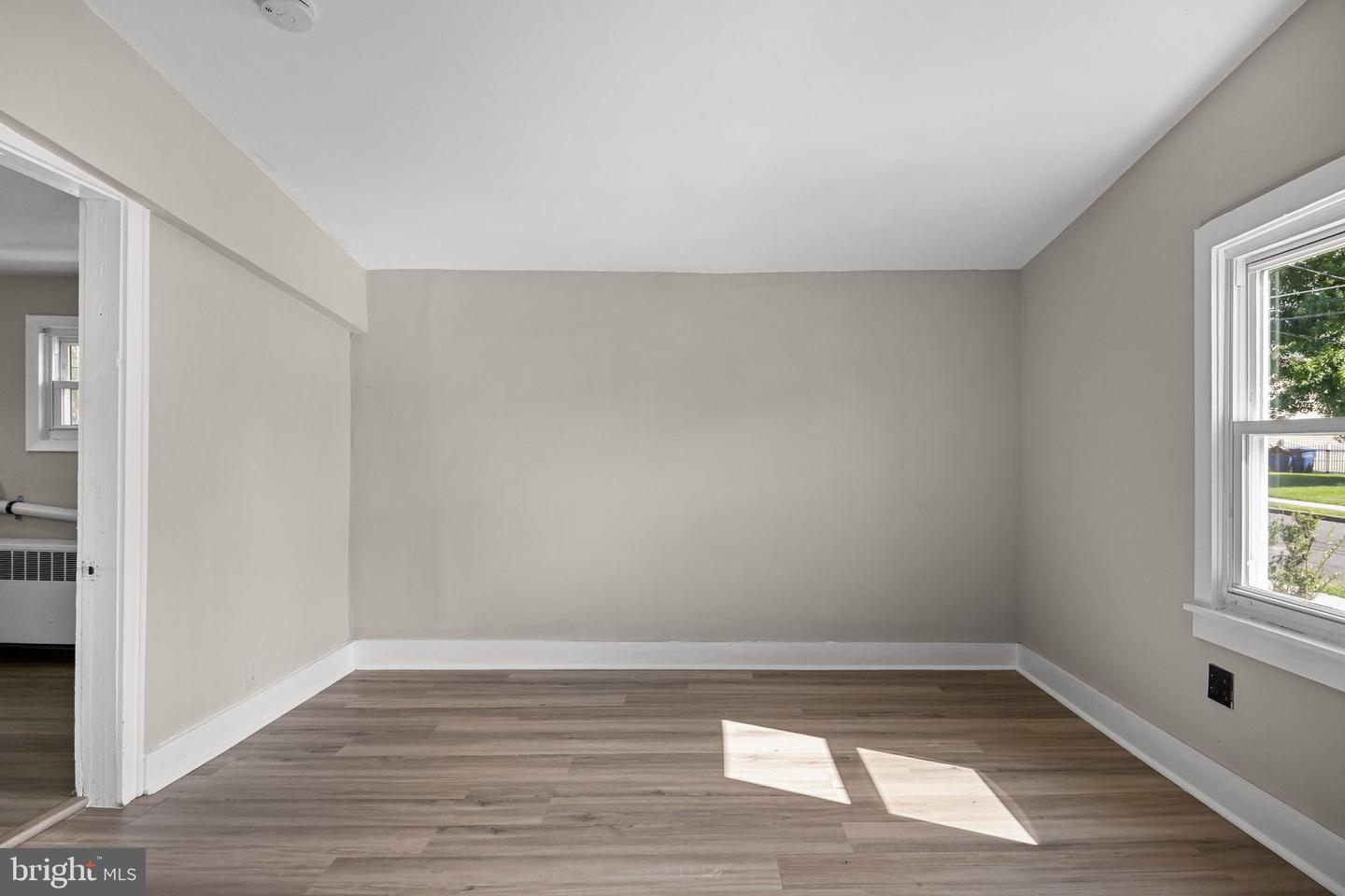 119 Jane St Property Photo 6