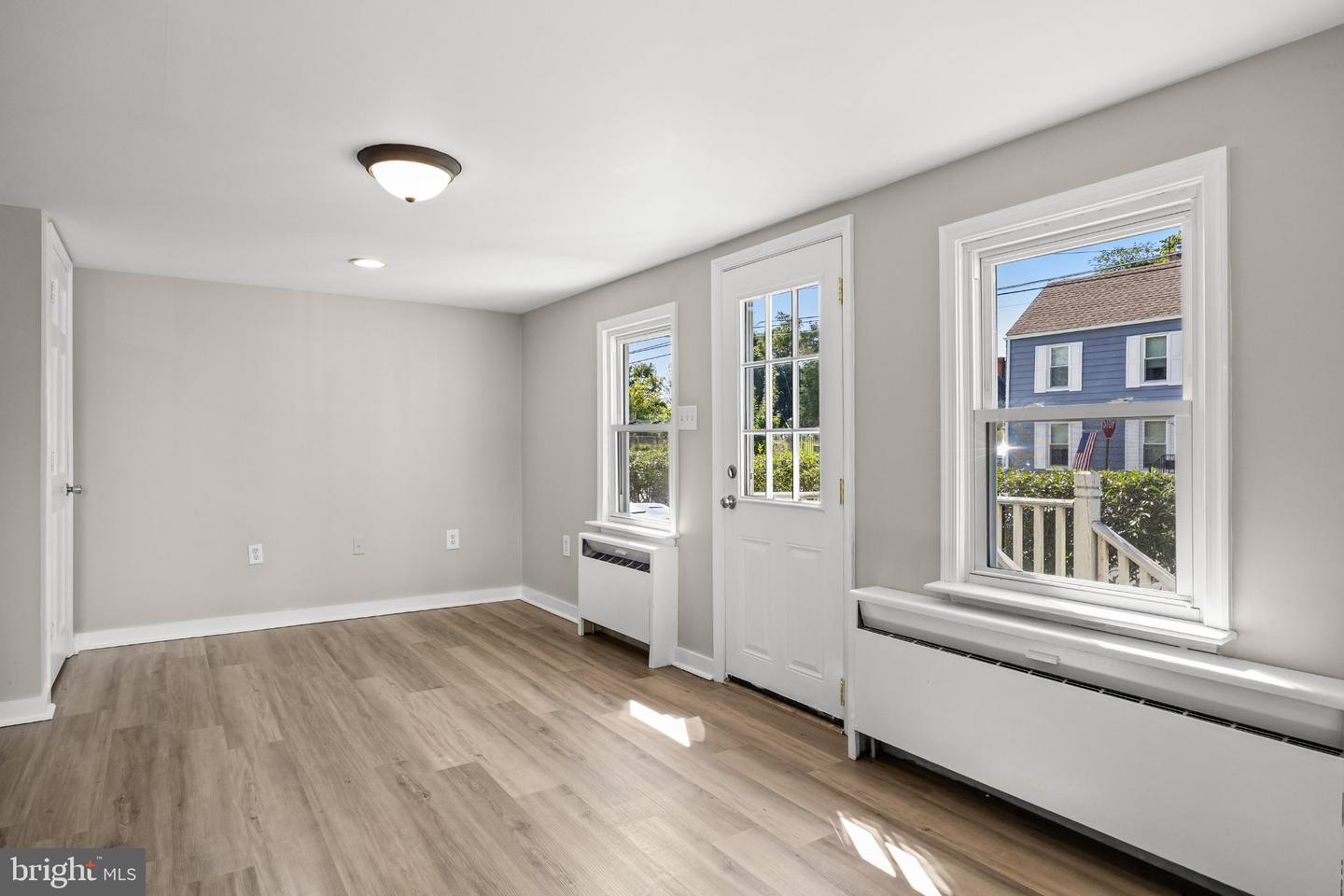 119 Jane St Property Photo 18