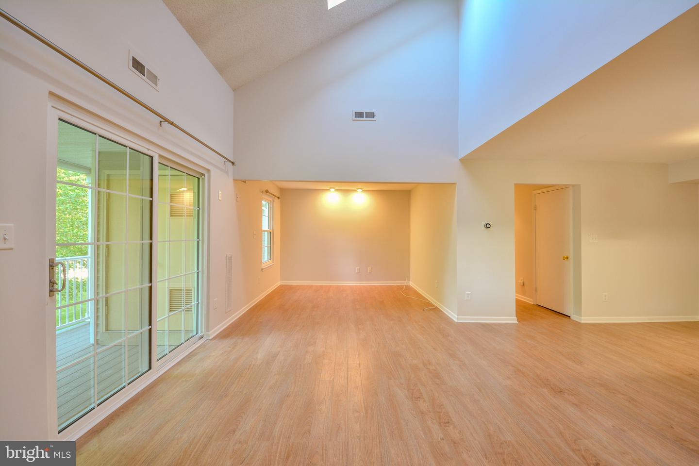 1404-B SAXONY DR #B Property Photo 1