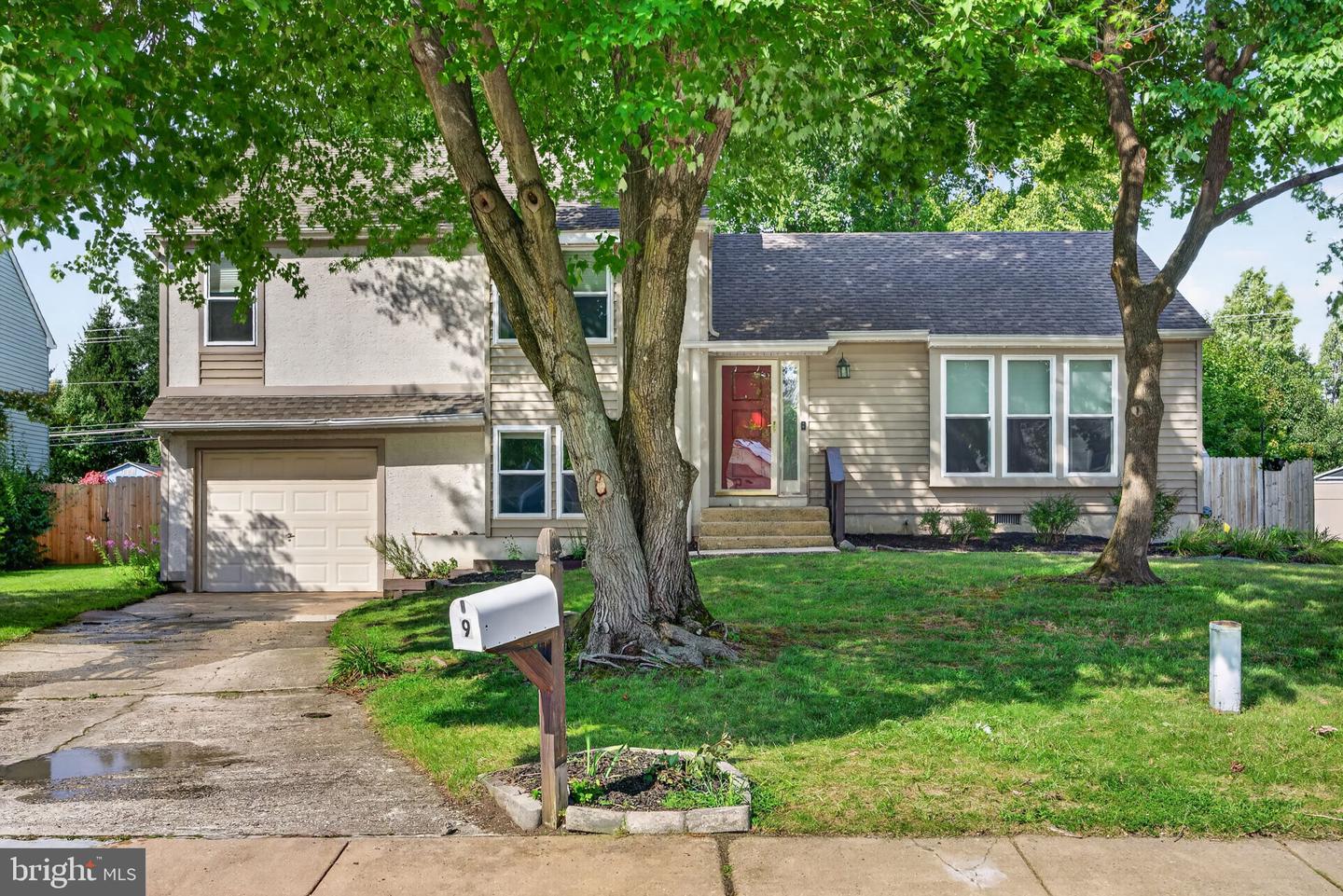 9 Camelia Ln Property Photo 2