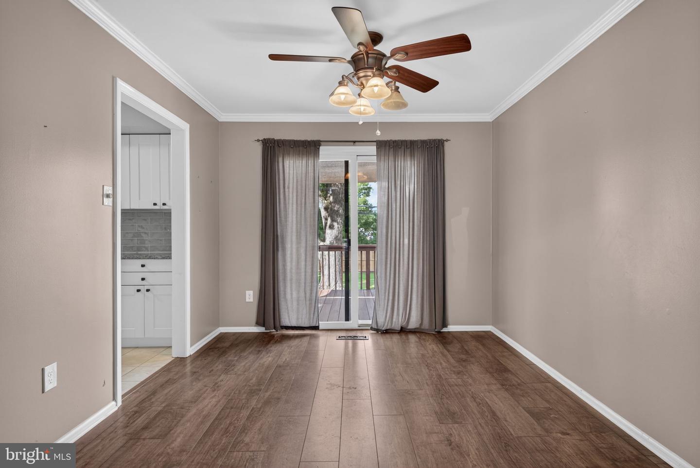 9 Camelia Ln Property Photo 5