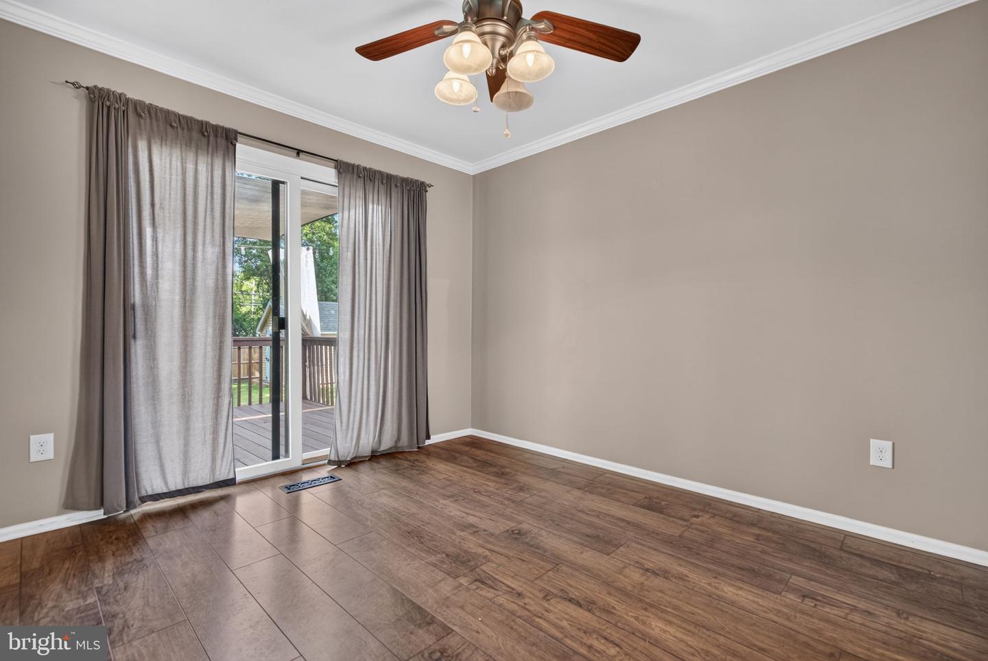 9 Camelia Ln Property Photo 6