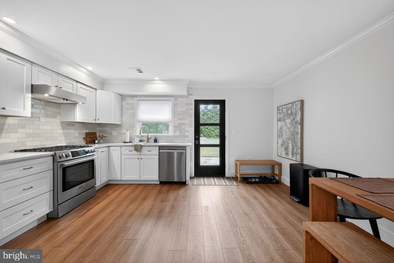 10 E Sutton Ave Property Photo 3