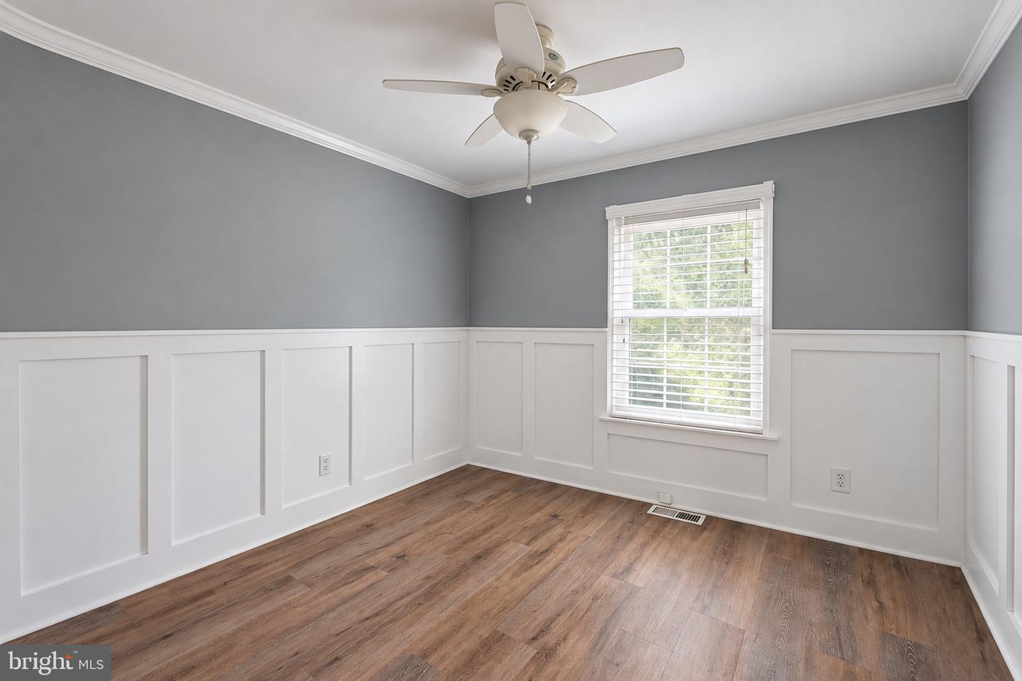 146 Crown Prince Dr Property Photo 21