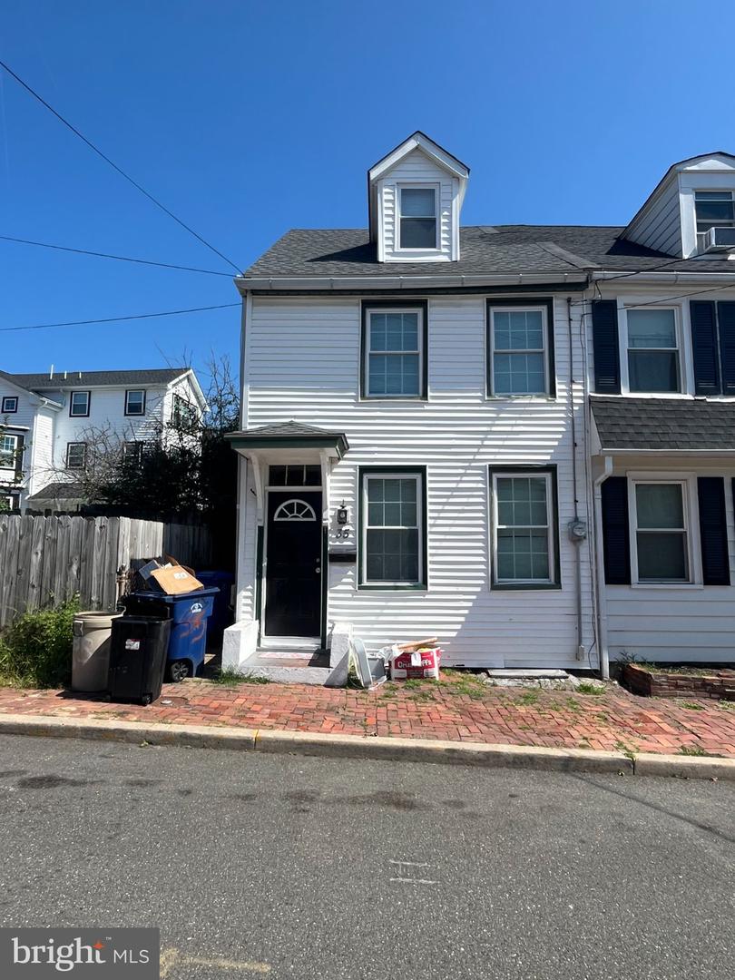 35 Paxson St Property Photo 1