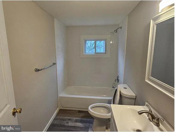 35 Paxson St Property Photo 3