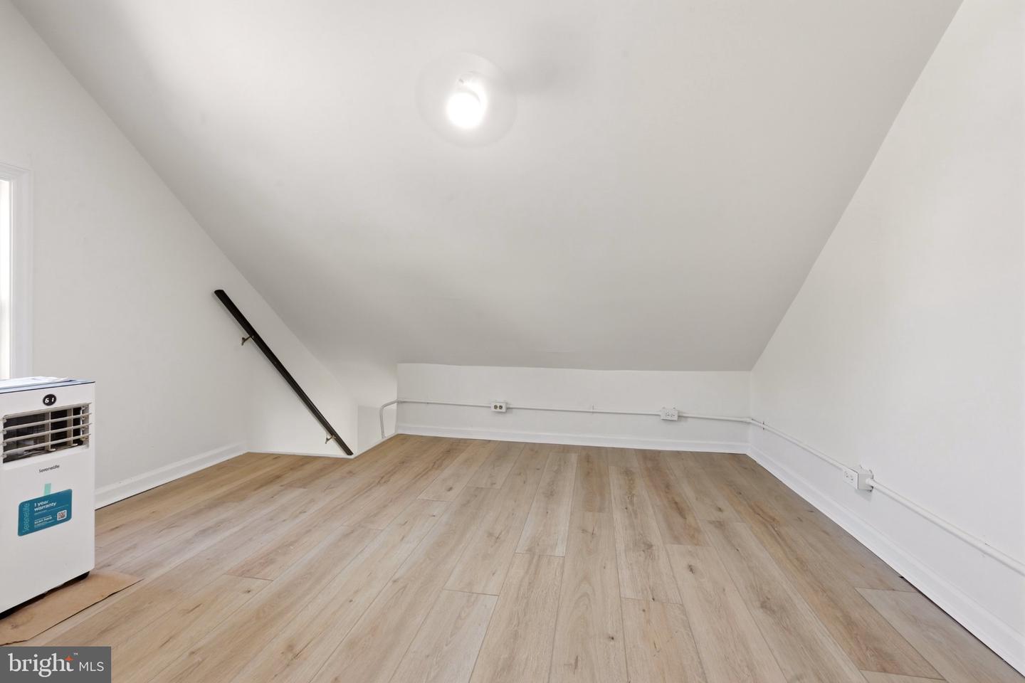 216 Barclay St Property Photo 2