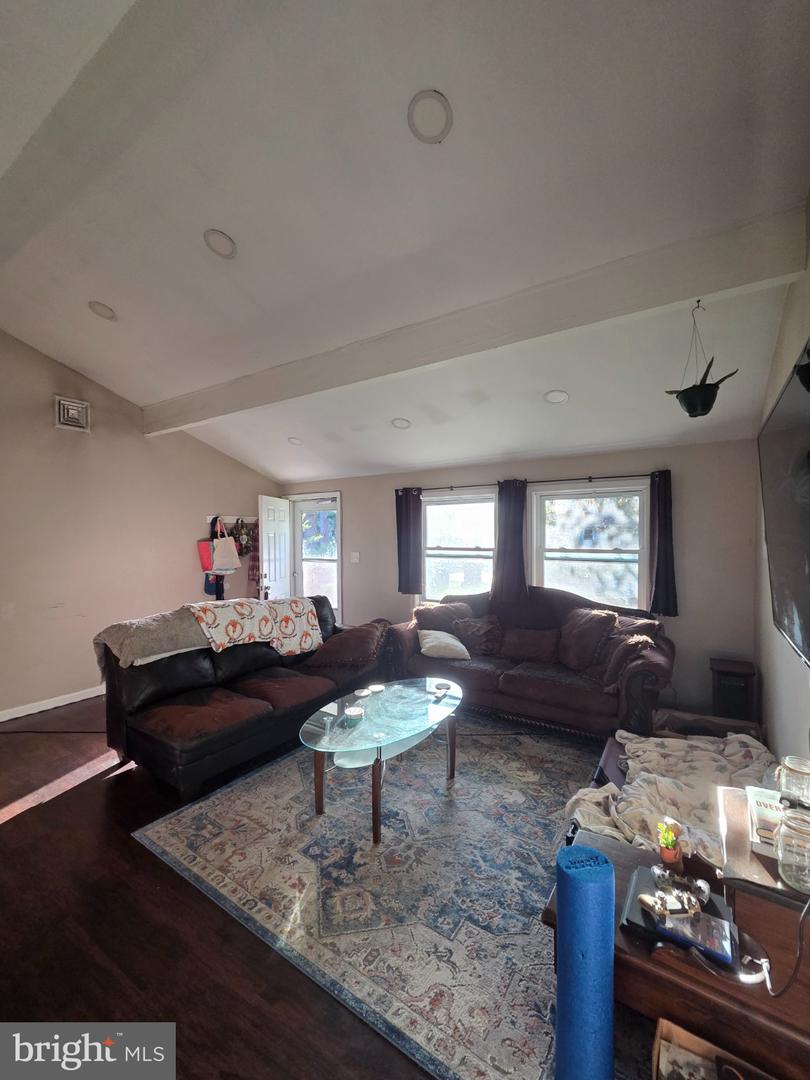 303 Spring Lake Blvd Property Photo 5