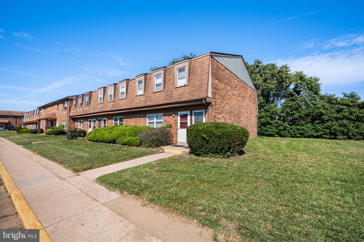 847 Henri Ct Property Photo 3