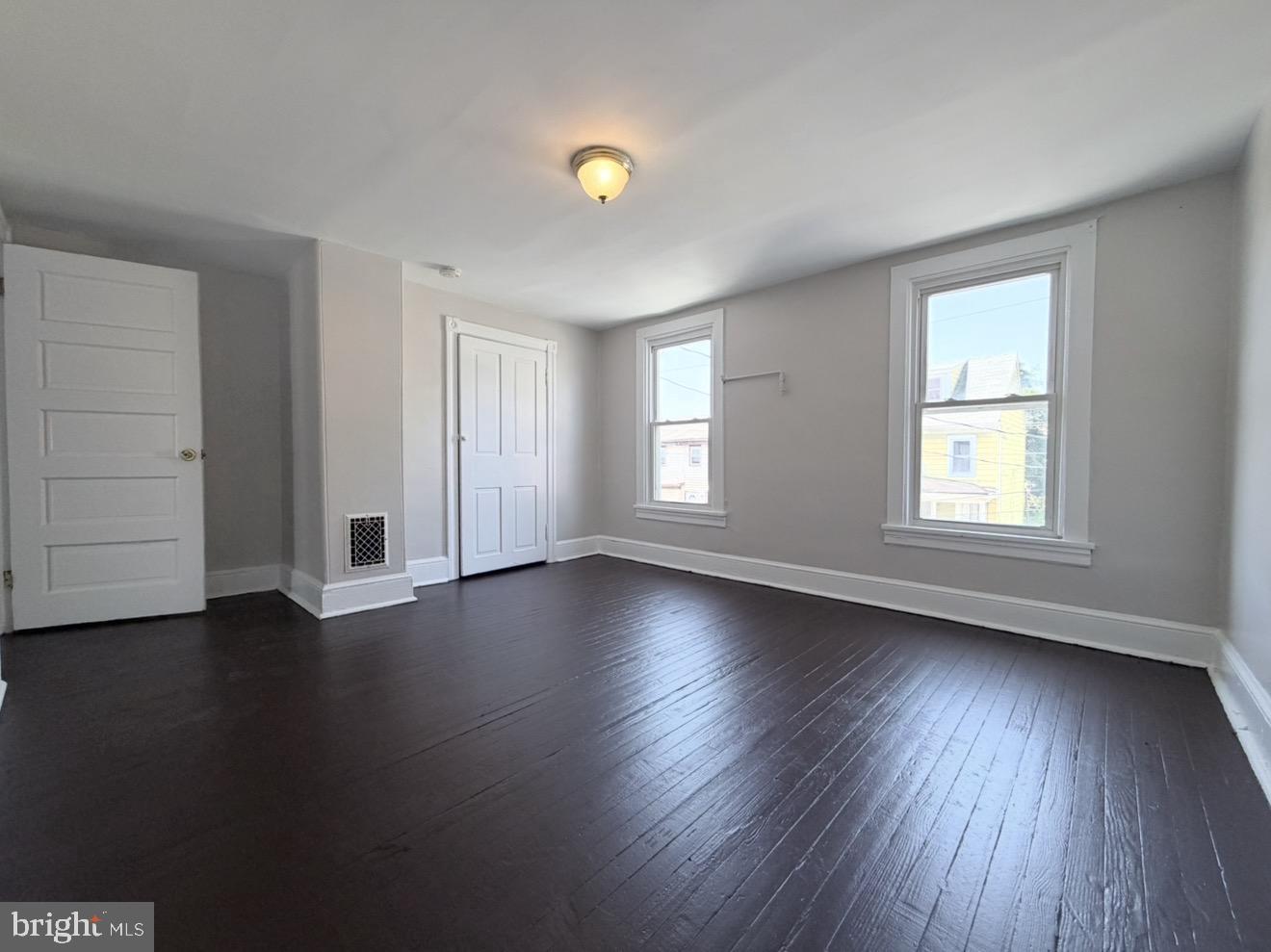 517 Linden Ave Property Photo 17