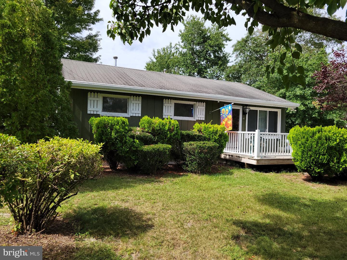 16 Holly Blvd Property Photo 1