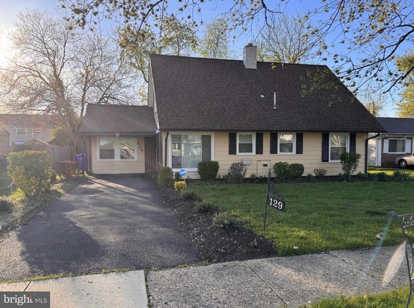129 Pheasant Ln Property Photo 1