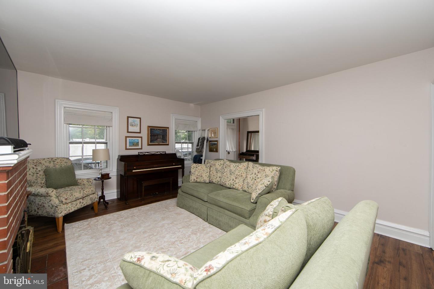 303 Van Sciver St Property Photo 6